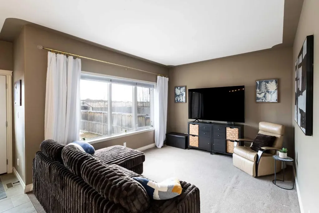 67 Bowman Circle Sylvan Lake AB T4S 0H9