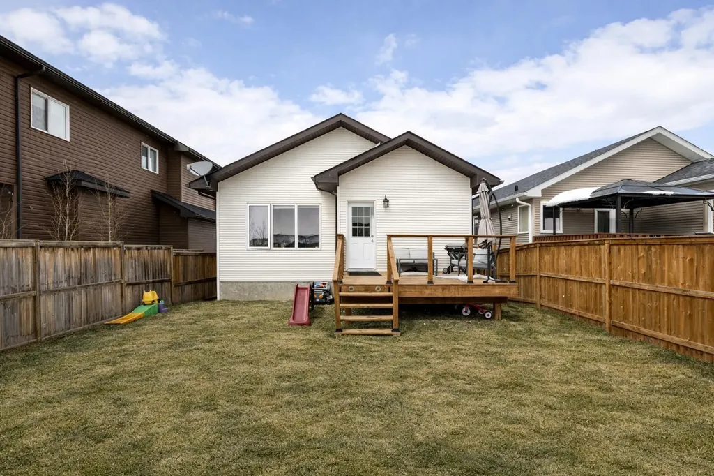 67 Bowman Circle Sylvan Lake AB T4S 0H9