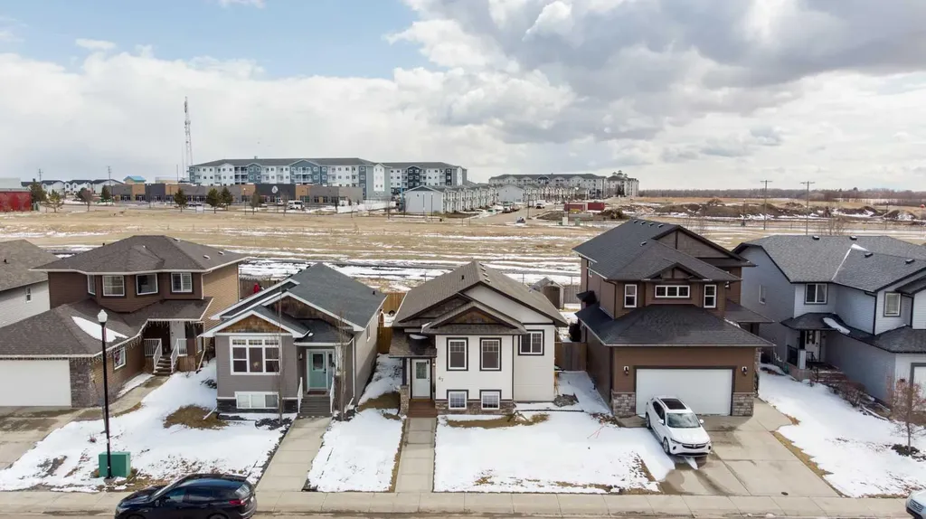 67 Bowman Circle Sylvan Lake AB T4S 0H9