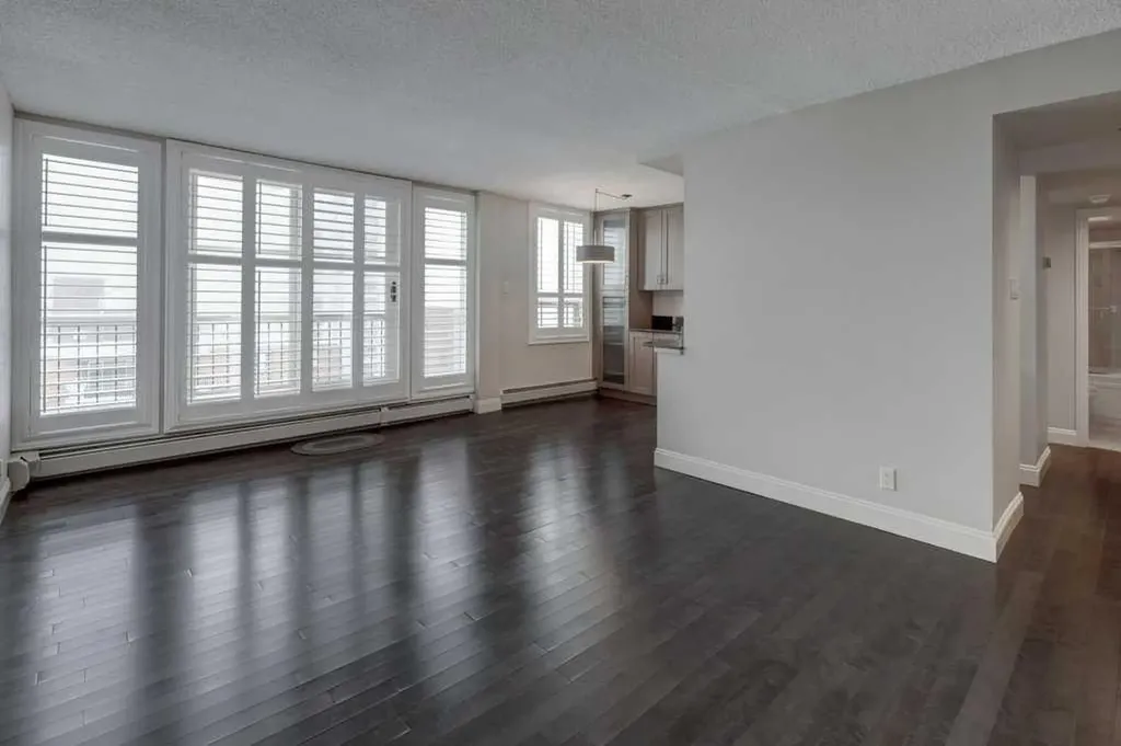 733 14 Avenue SW Calgary AB T2R 0W1
