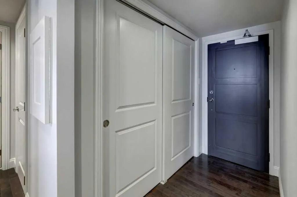 733 14 Avenue SW Calgary AB T2R 0W1