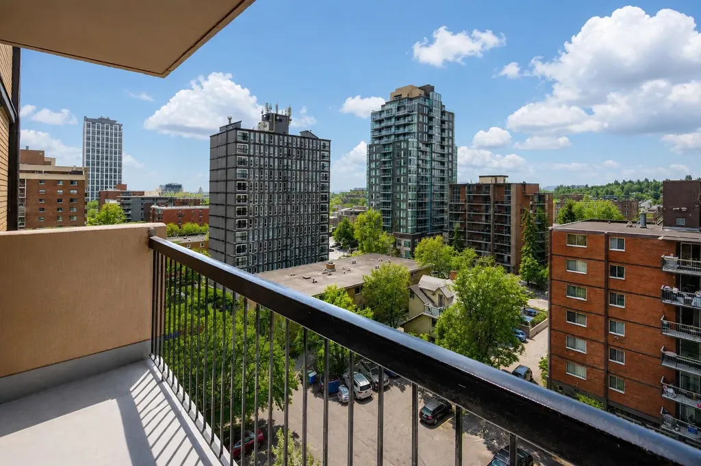 733 14 Avenue SW Calgary AB T2R 0W1