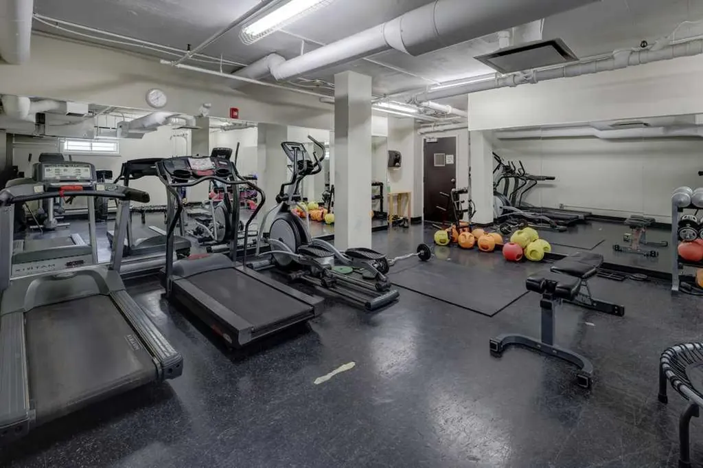 733 14 Avenue SW Calgary AB T2R 0W1