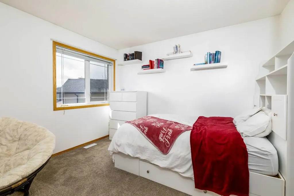64 Lacey Close Red Deer AB T4R 3R7