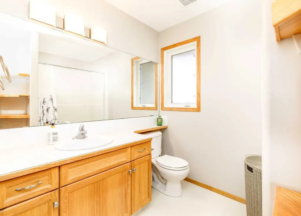 64 Lacey Close Red Deer AB T4R 3R7