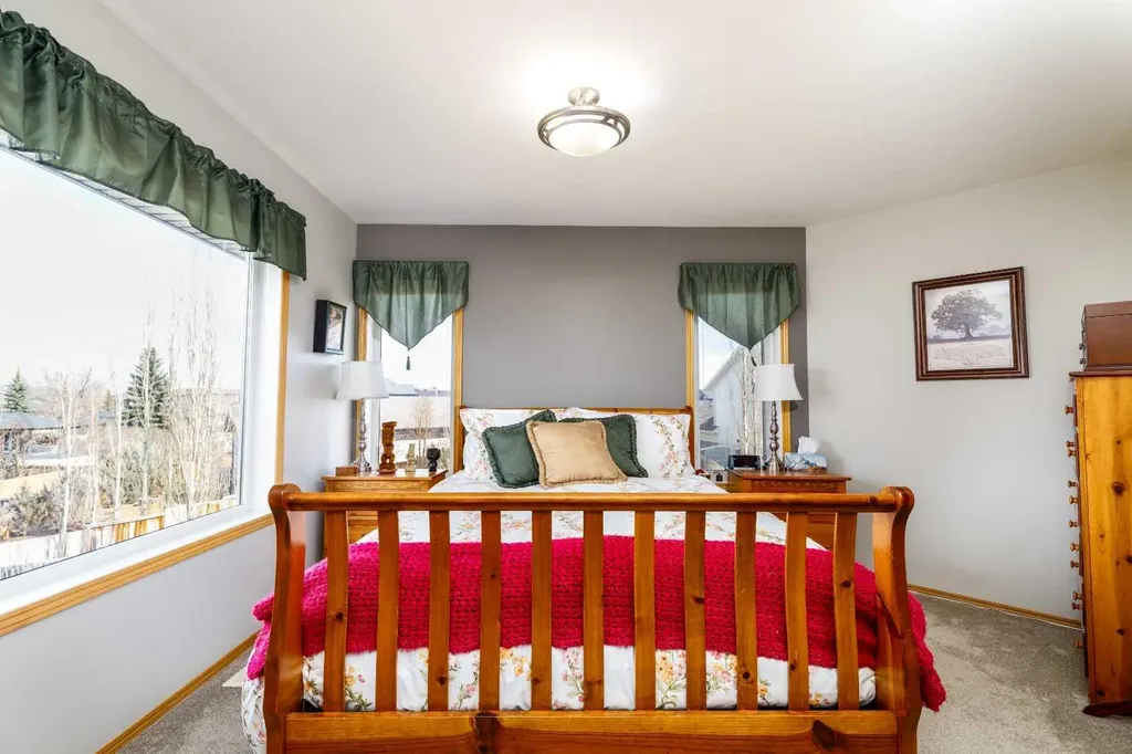 64 Lacey Close Red Deer AB T4R 3R7