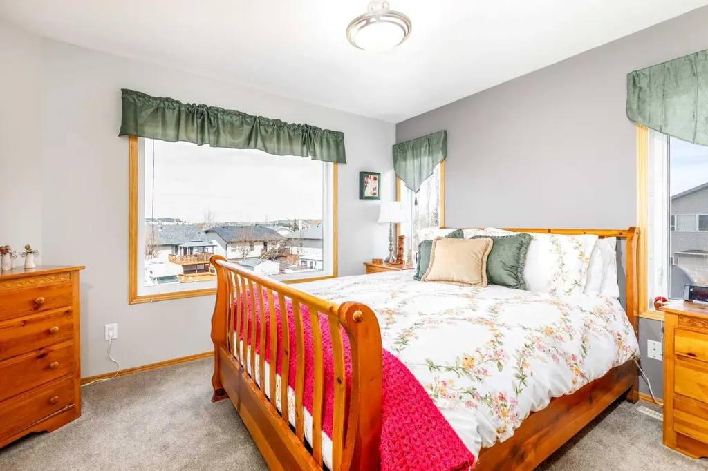 64 Lacey Close Red Deer AB T4R 3R7
