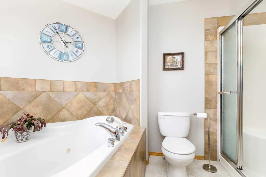 64 Lacey Close Red Deer AB T4R 3R7