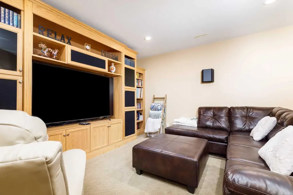 64 Lacey Close Red Deer AB T4R 3R7