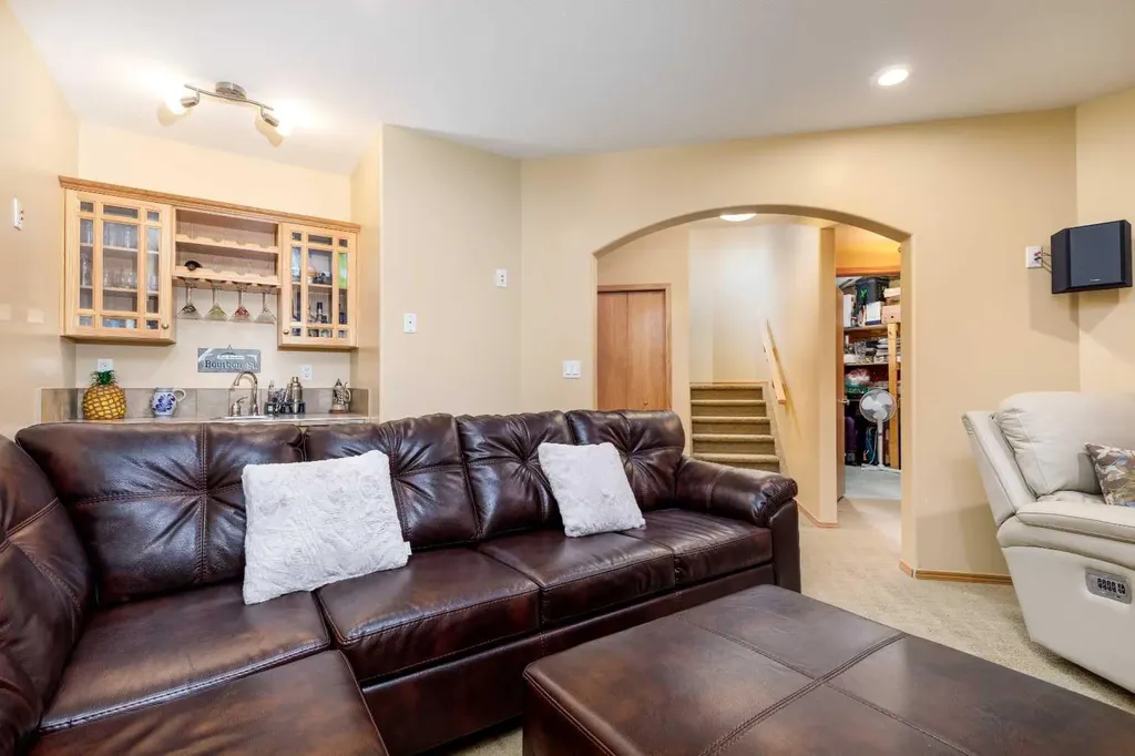64 Lacey Close Red Deer AB T4R 3R7