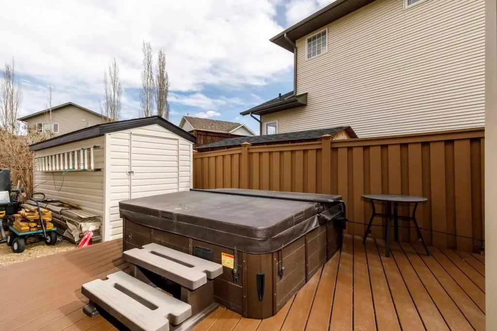 64 Lacey Close Red Deer AB T4R 3R7