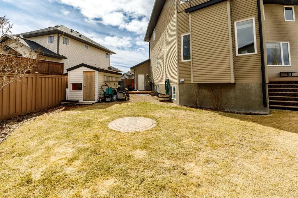 64 Lacey Close Red Deer AB T4R 3R7