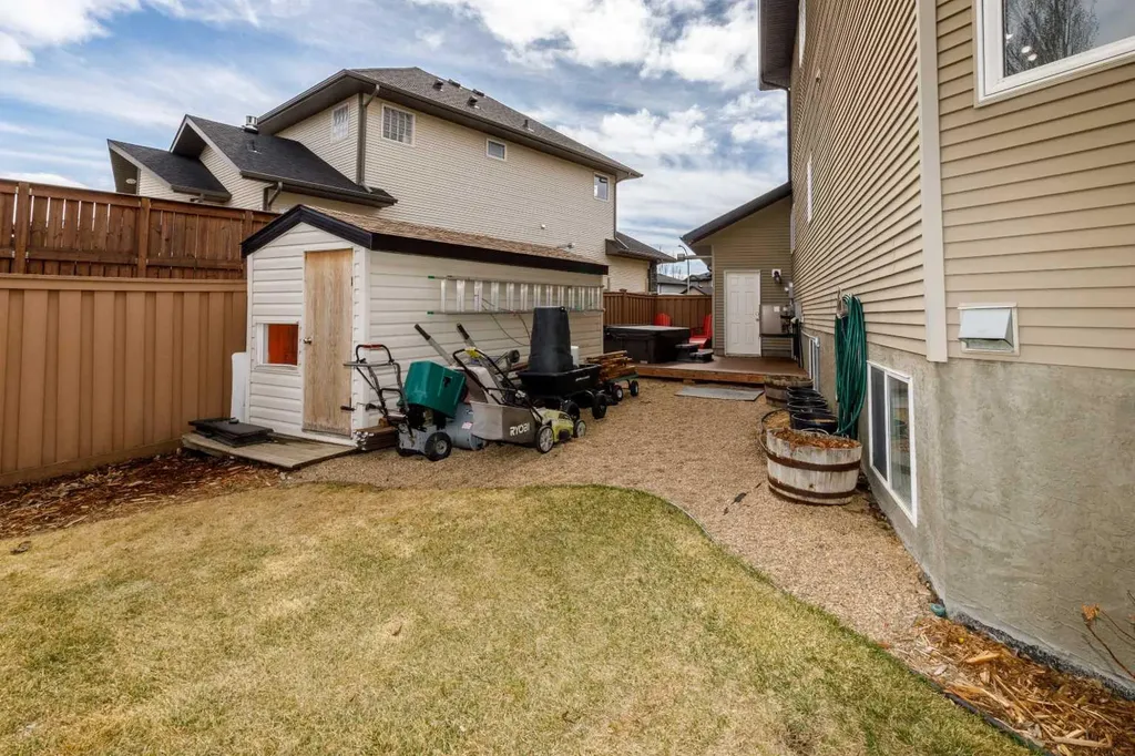 64 Lacey Close Red Deer AB T4R 3R7