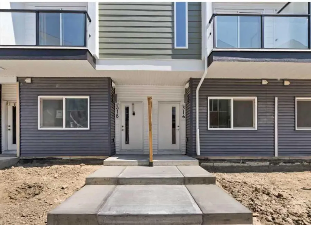 52 Red Sky Villas NE Calgary AB T3N1N3