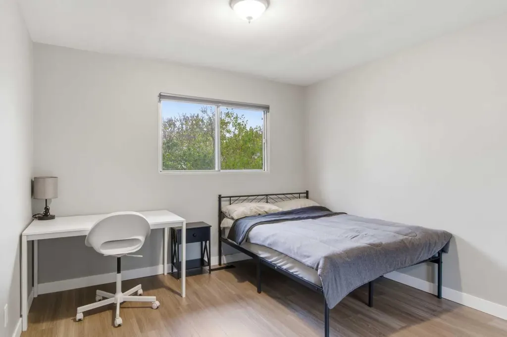 173 Gordon Drive SW Calgary AB T3E 5B1