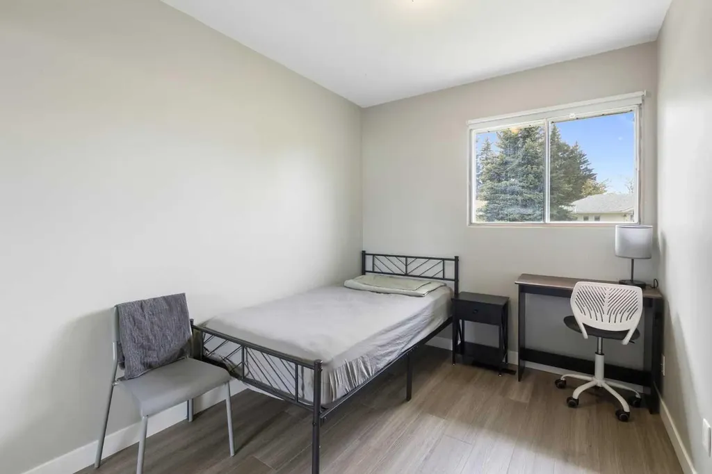 173 Gordon Drive SW Calgary AB T3E 5B1