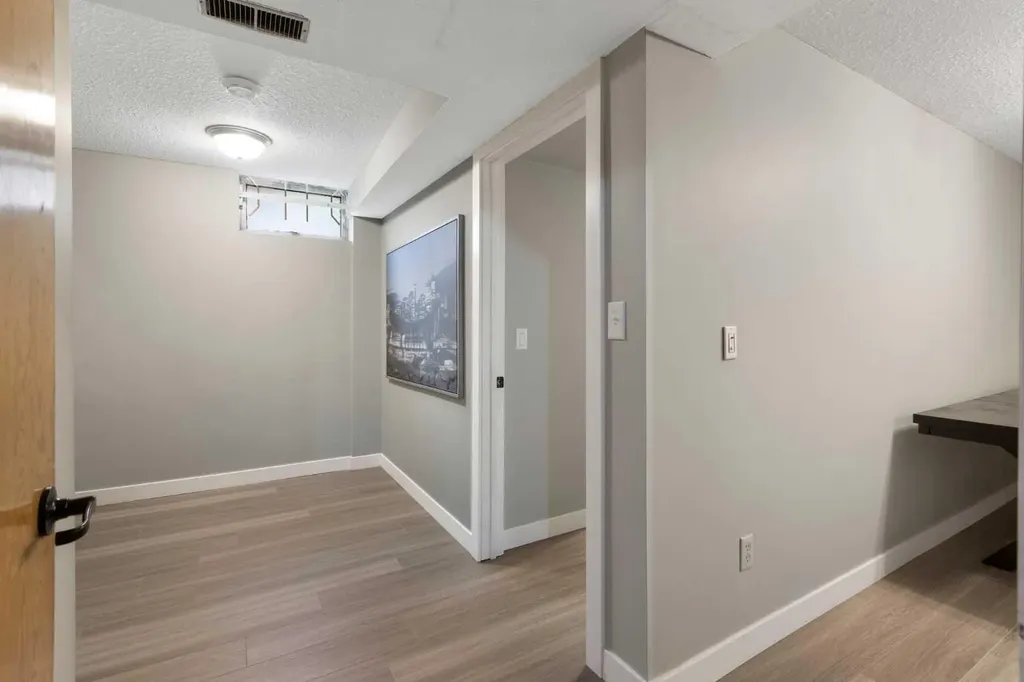 173 Gordon Drive SW Calgary AB T3E 5B1