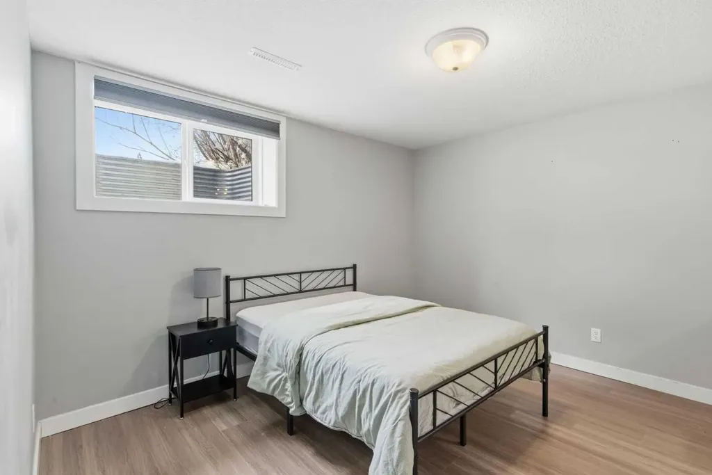 173 Gordon Drive SW Calgary AB T3E 5B1