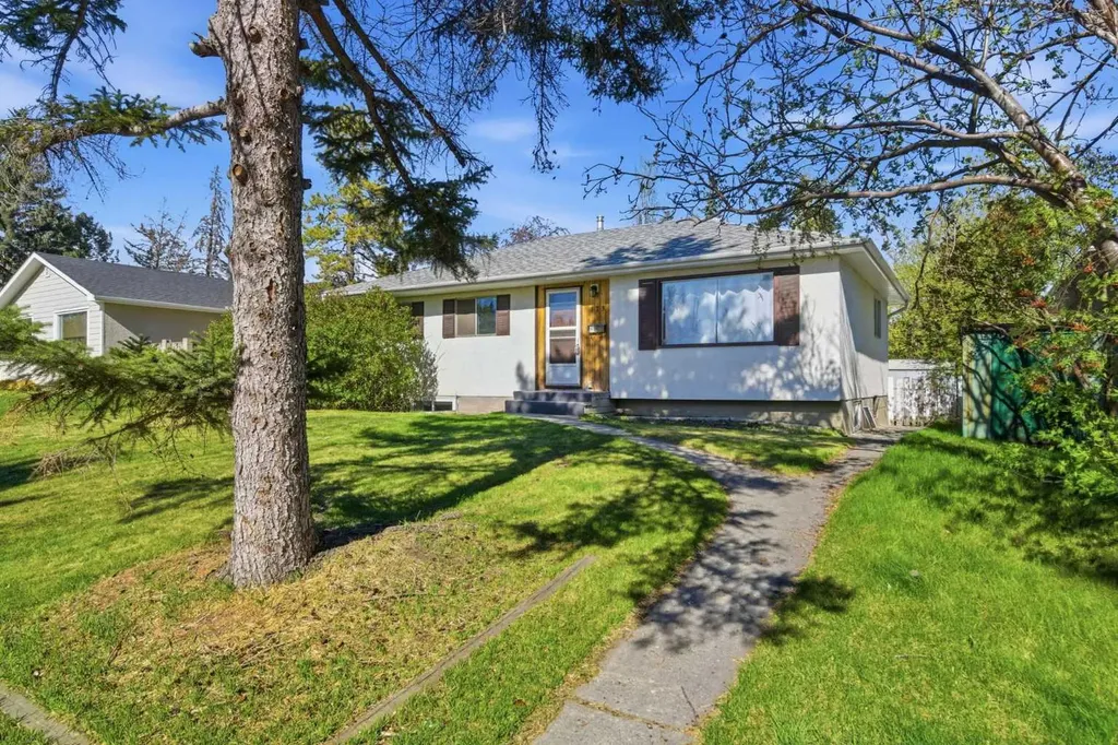 173 Gordon Drive SW Calgary AB T3E 5B1