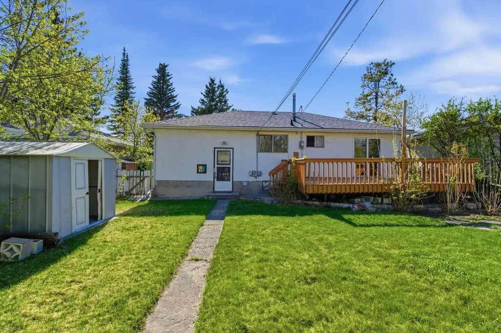 173 Gordon Drive SW Calgary AB T3E 5B1