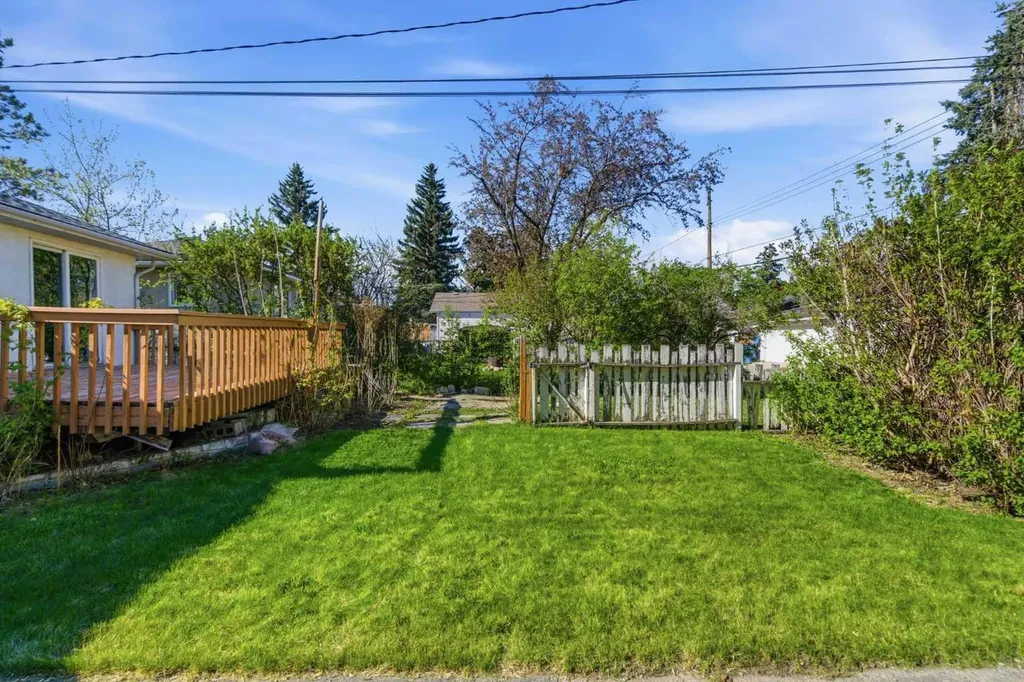 173 Gordon Drive SW Calgary AB T3E 5B1