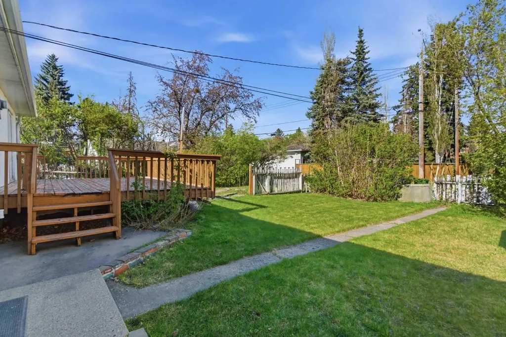173 Gordon Drive SW Calgary AB T3E 5B1