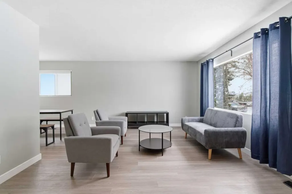 173 Gordon Drive SW Calgary AB T3E 5B1
