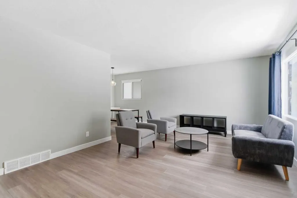 173 Gordon Drive SW Calgary AB T3E 5B1