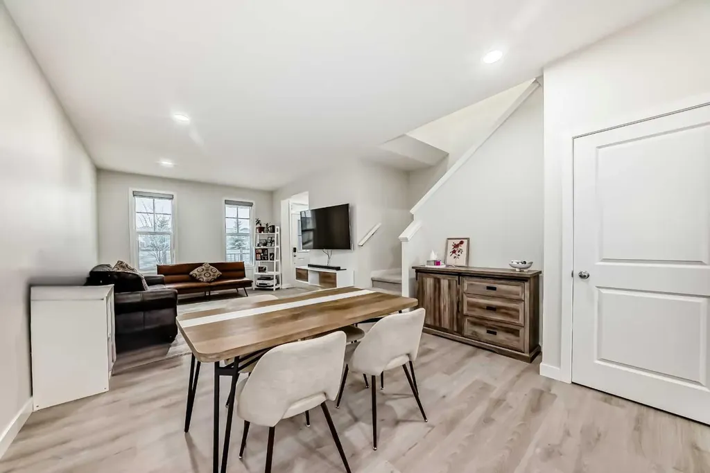 149 Lavender Manor SE Calgary AB T3S 0G7