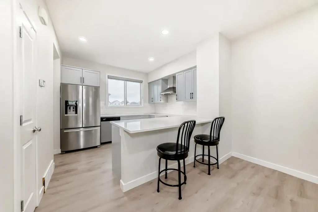 149 Lavender Manor SE Calgary AB T3S 0G7