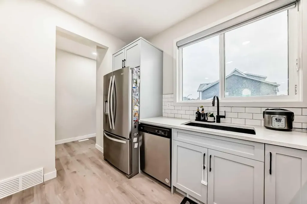 149 Lavender Manor SE Calgary AB T3S 0G7