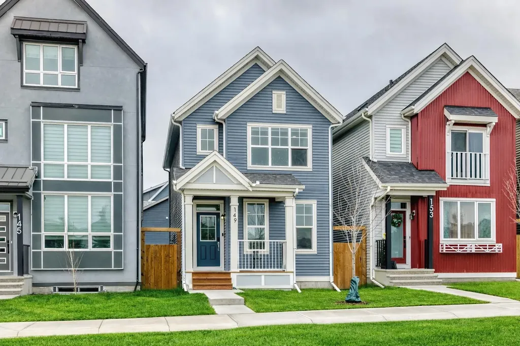 149 Lavender Manor SE Calgary AB T3S 0G7