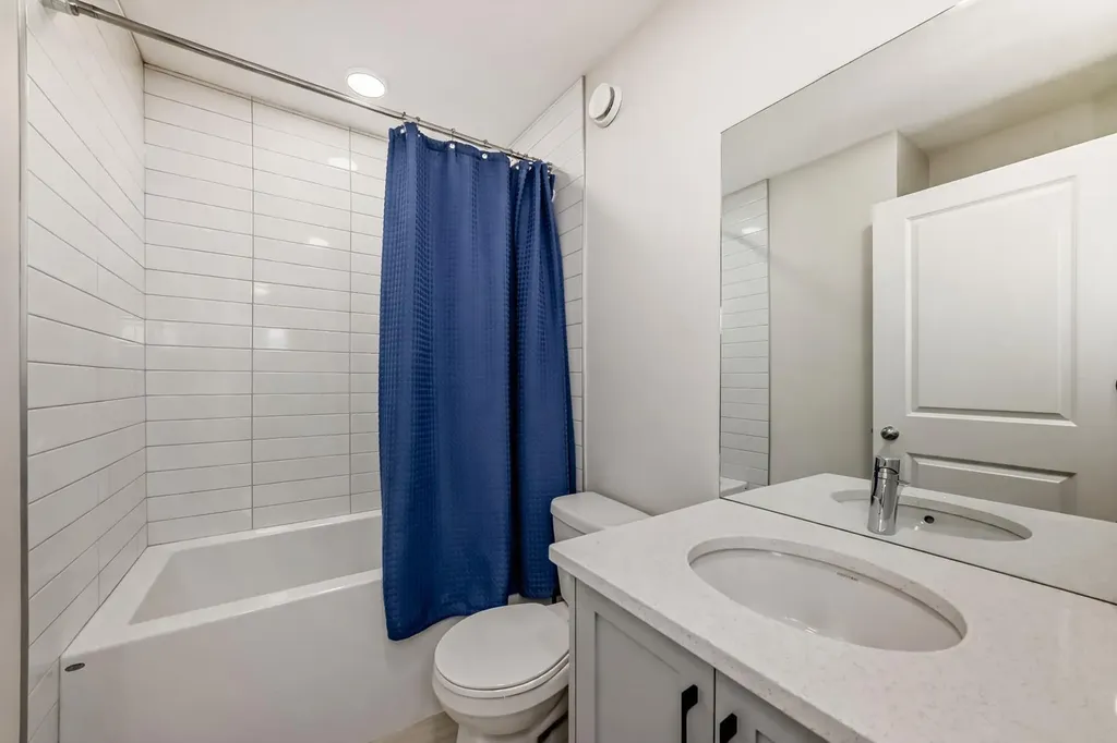 149 Lavender Manor SE Calgary AB T3S 0G7