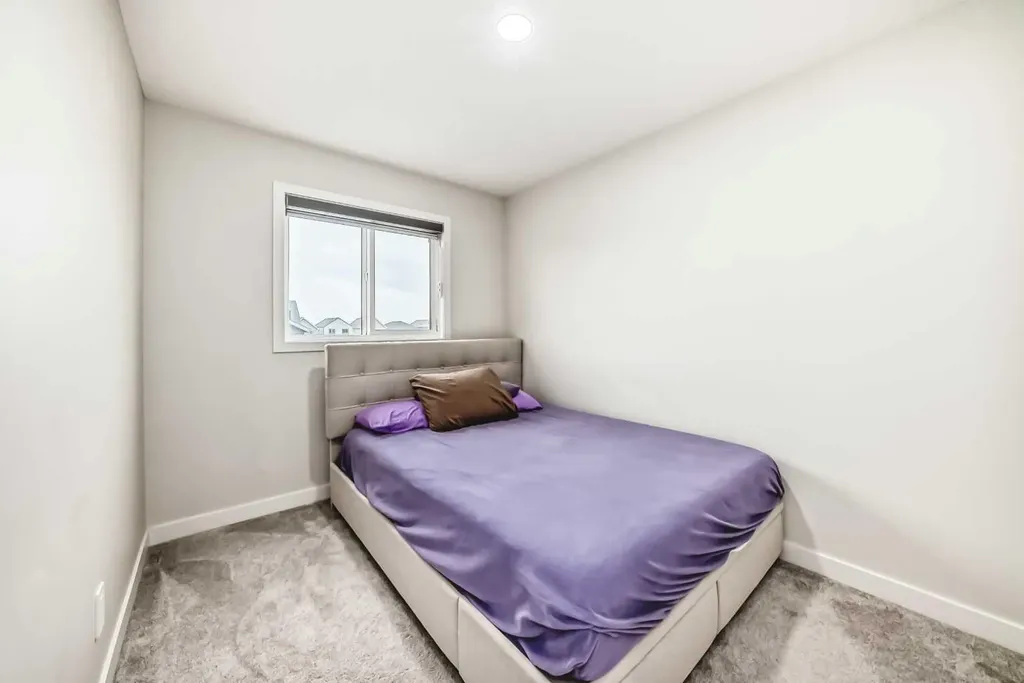 149 Lavender Manor SE Calgary AB T3S 0G7