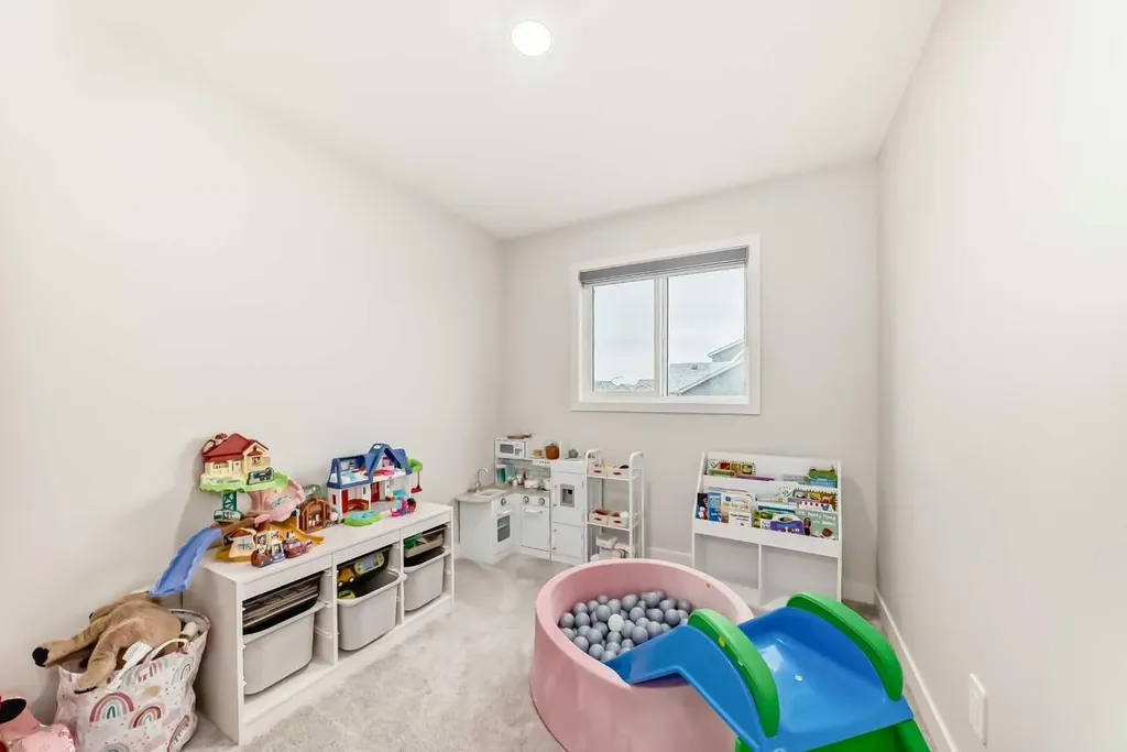 149 Lavender Manor SE Calgary AB T3S 0G7