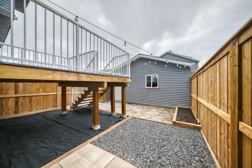 149 Lavender Manor SE Calgary AB T3S 0G7