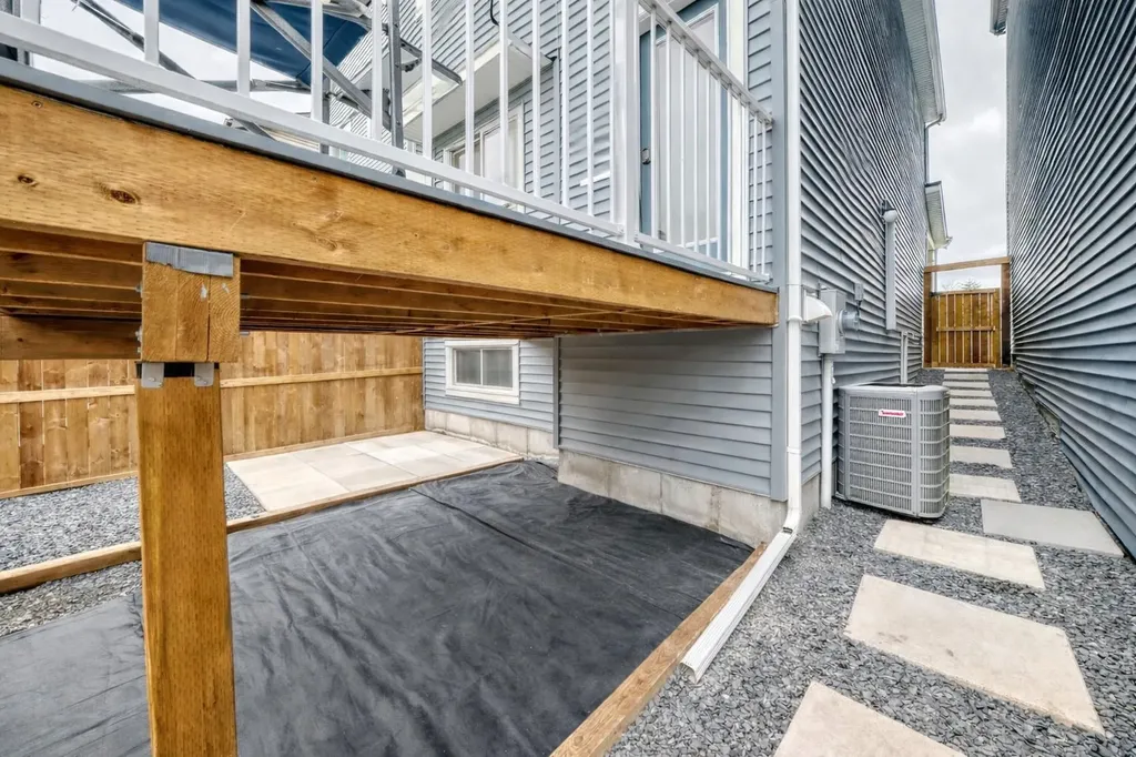 149 Lavender Manor SE Calgary AB T3S 0G7