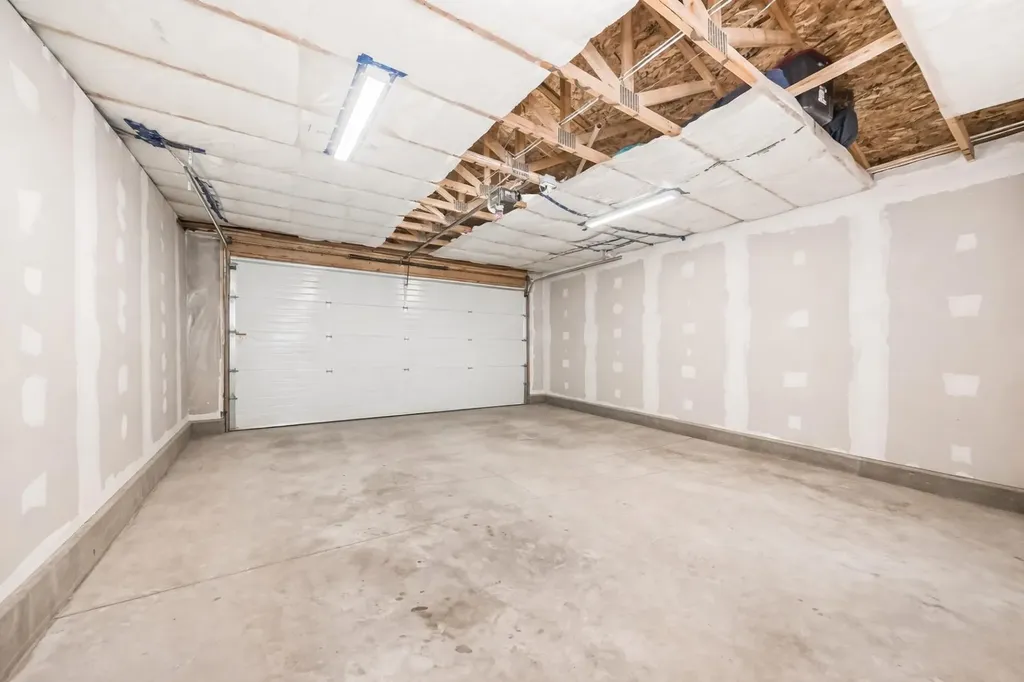 149 Lavender Manor SE Calgary AB T3S 0G7