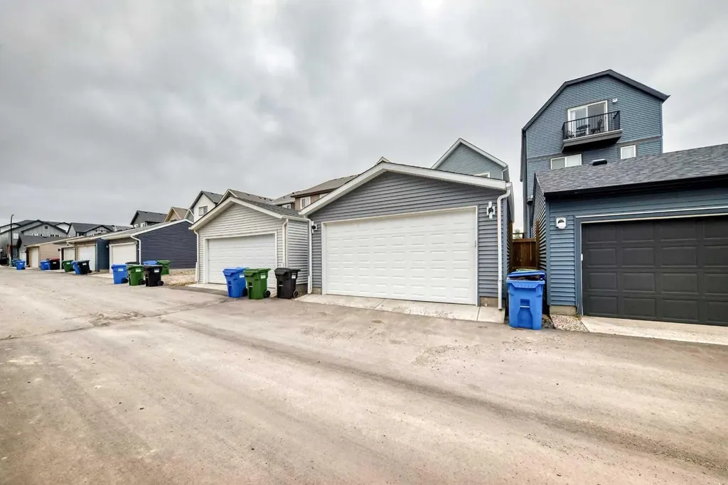 149 Lavender Manor SE Calgary AB T3S 0G7