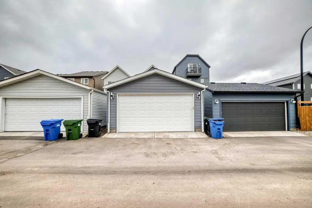 149 Lavender Manor SE Calgary AB T3S 0G7