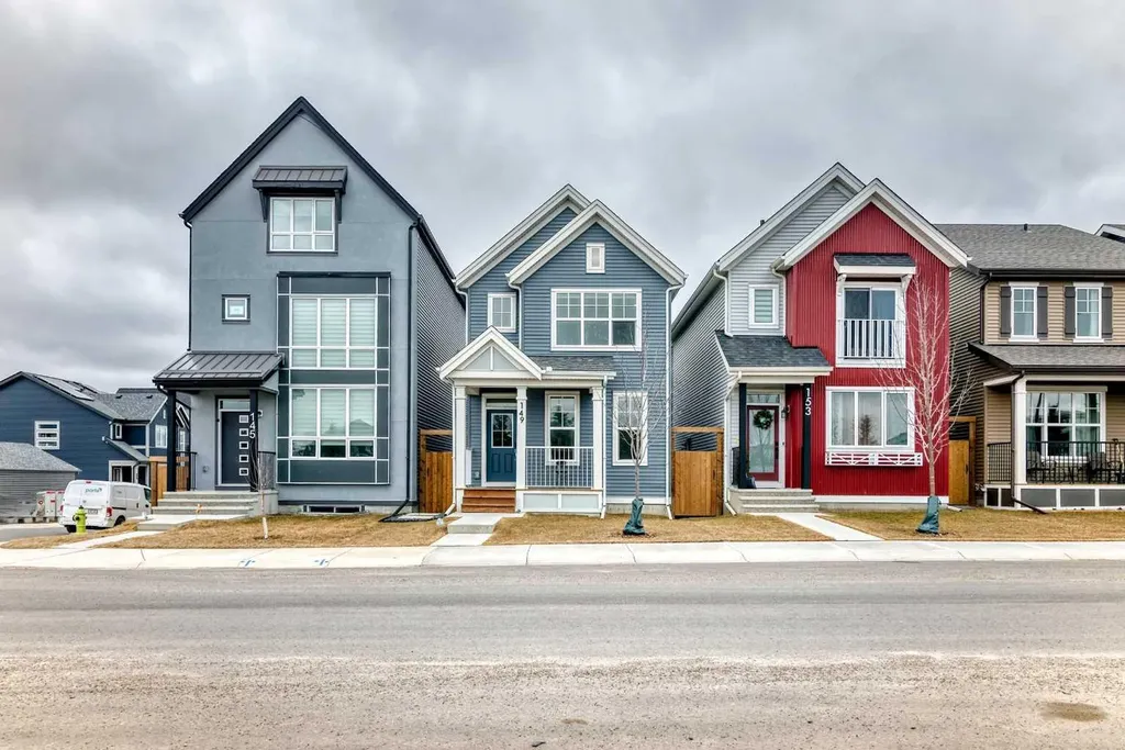 149 Lavender Manor SE Calgary AB T3S 0G7