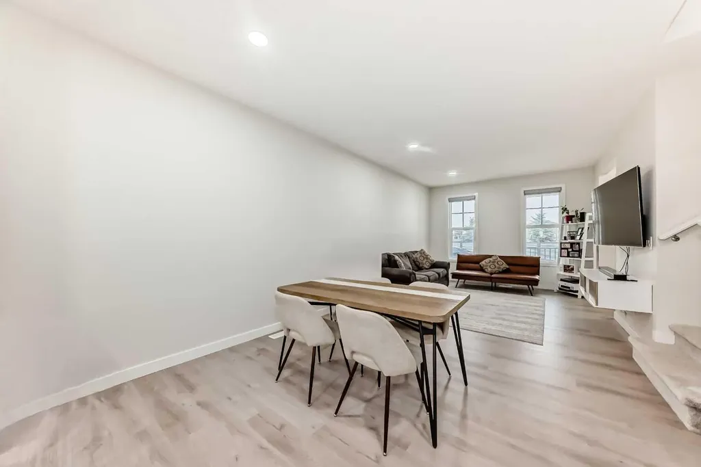 149 Lavender Manor SE Calgary AB T3S 0G7
