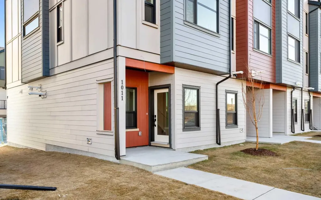 1230 3 Street SE High River AB T1V 0E9