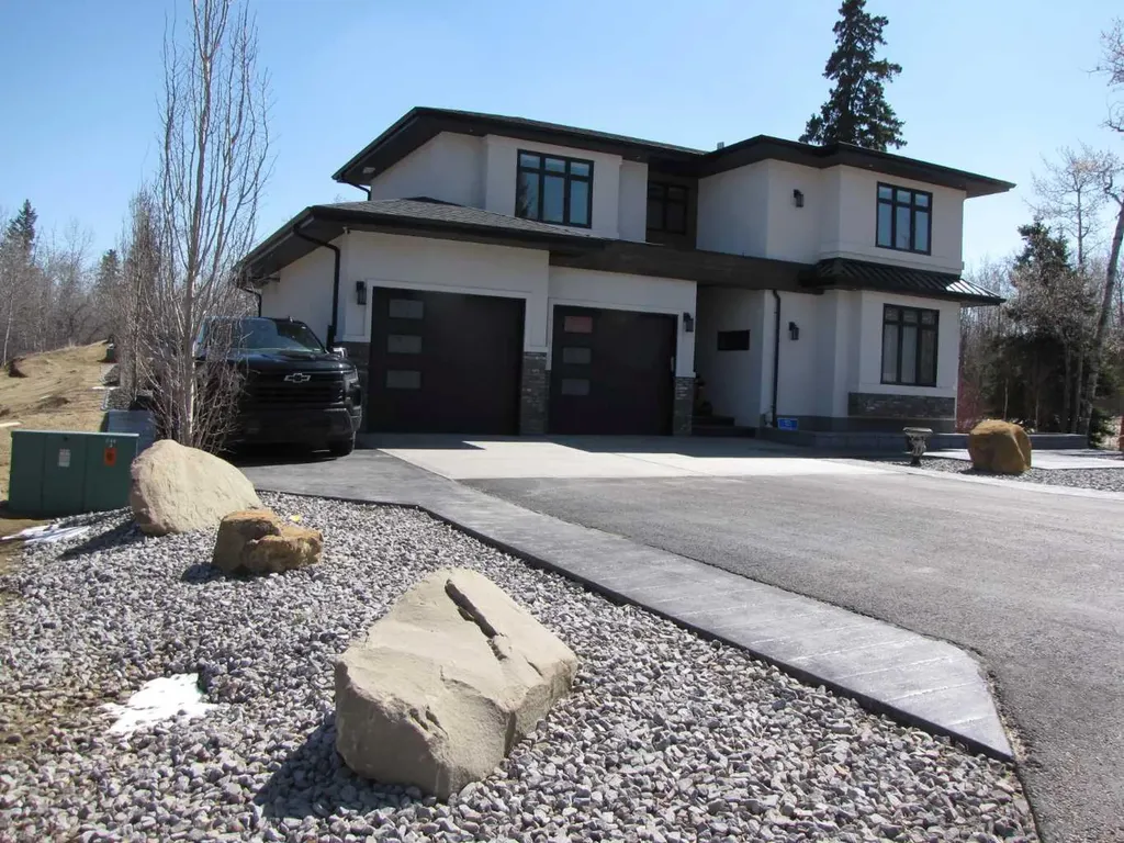 123 Wolf Run Drive Rural Ponoka County AB T4J 1R3