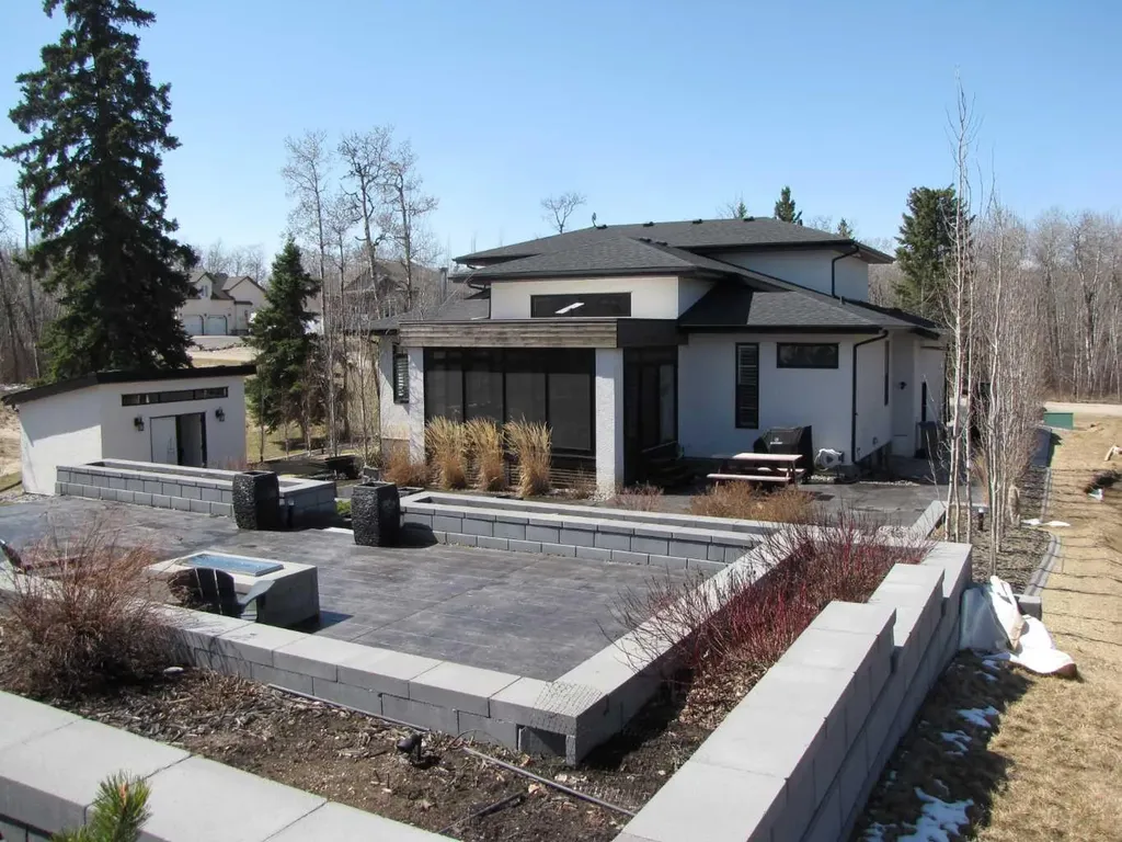 123 Wolf Run Drive Rural Ponoka County AB T4J 1R3