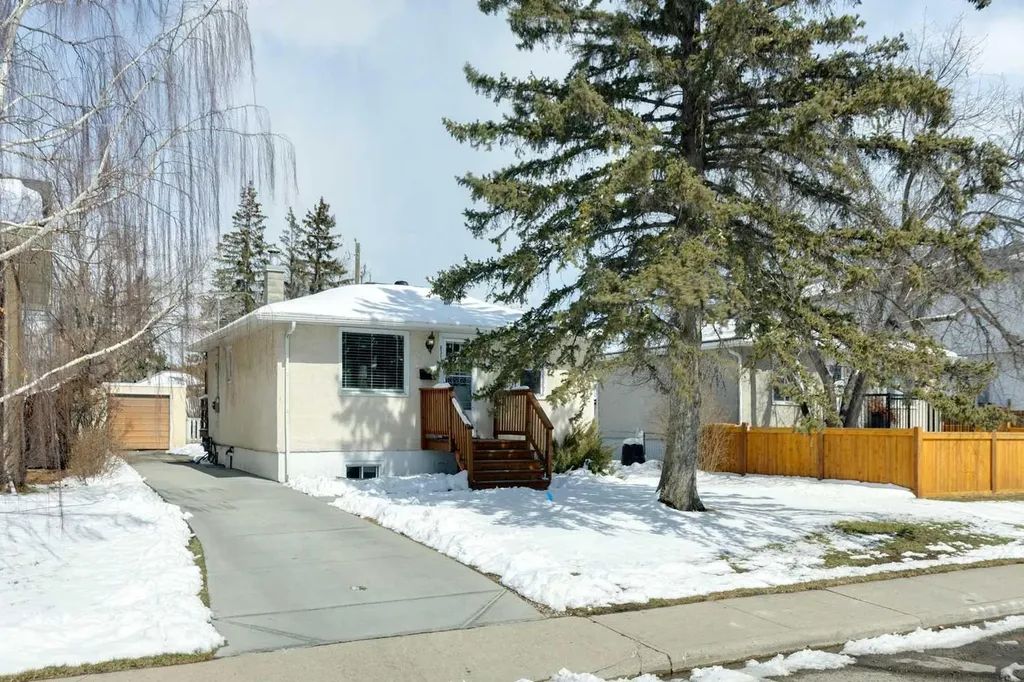 8312 47 Avenue NW Calgary AB T3B 1Z7