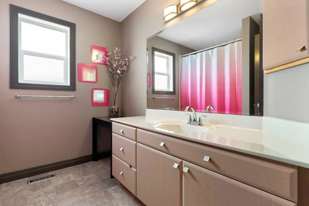 31 Gleneagles Terrace Cochrane AB T4C 1W4