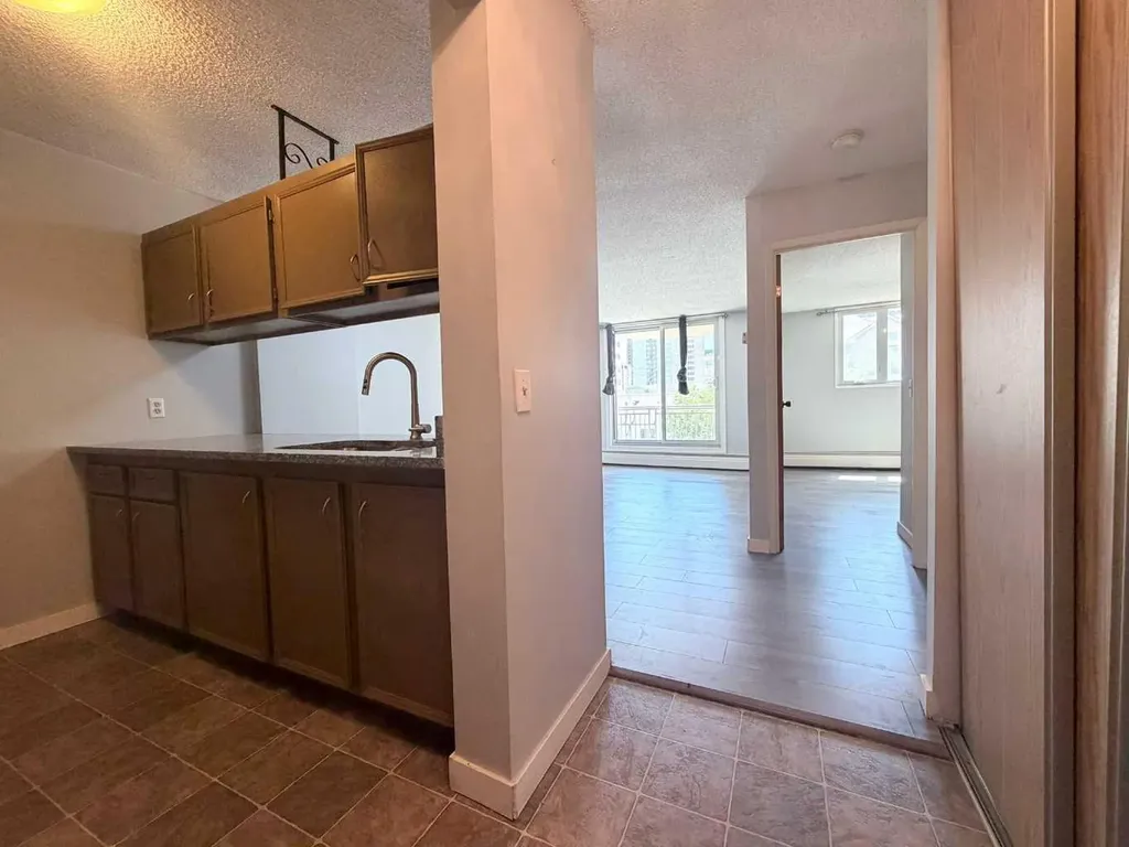 738 3 Avenue SW Calgary AB T2P0G7