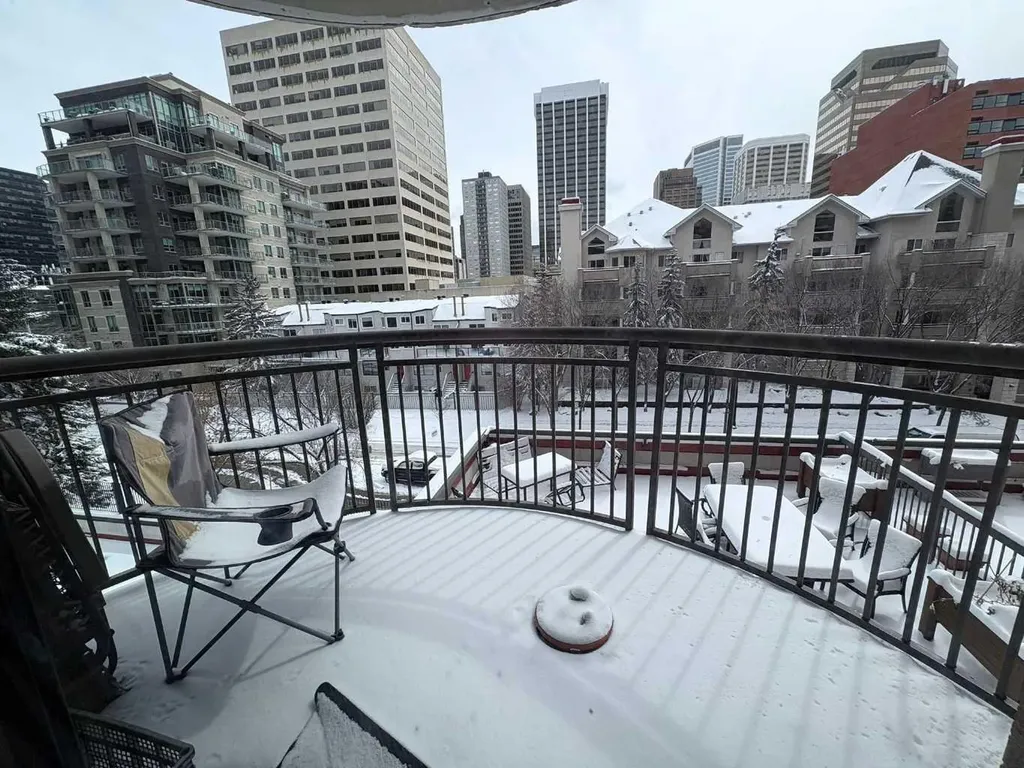738 3 Avenue SW Calgary AB T2P0G7