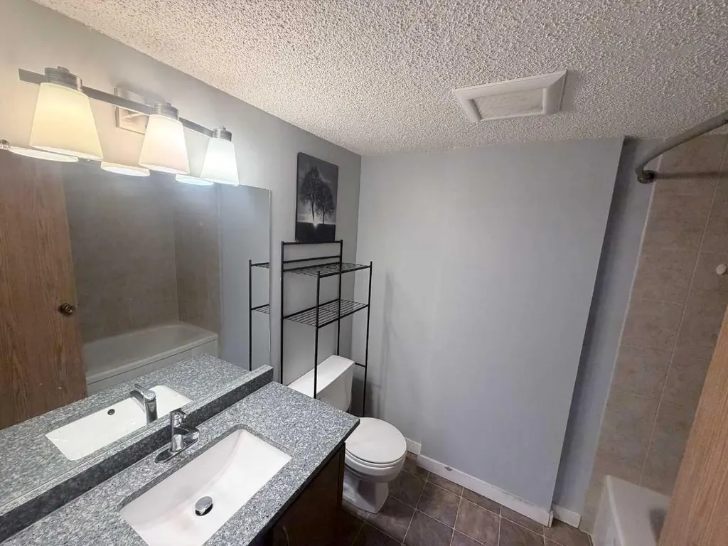 738 3 Avenue SW Calgary AB T2P0G7